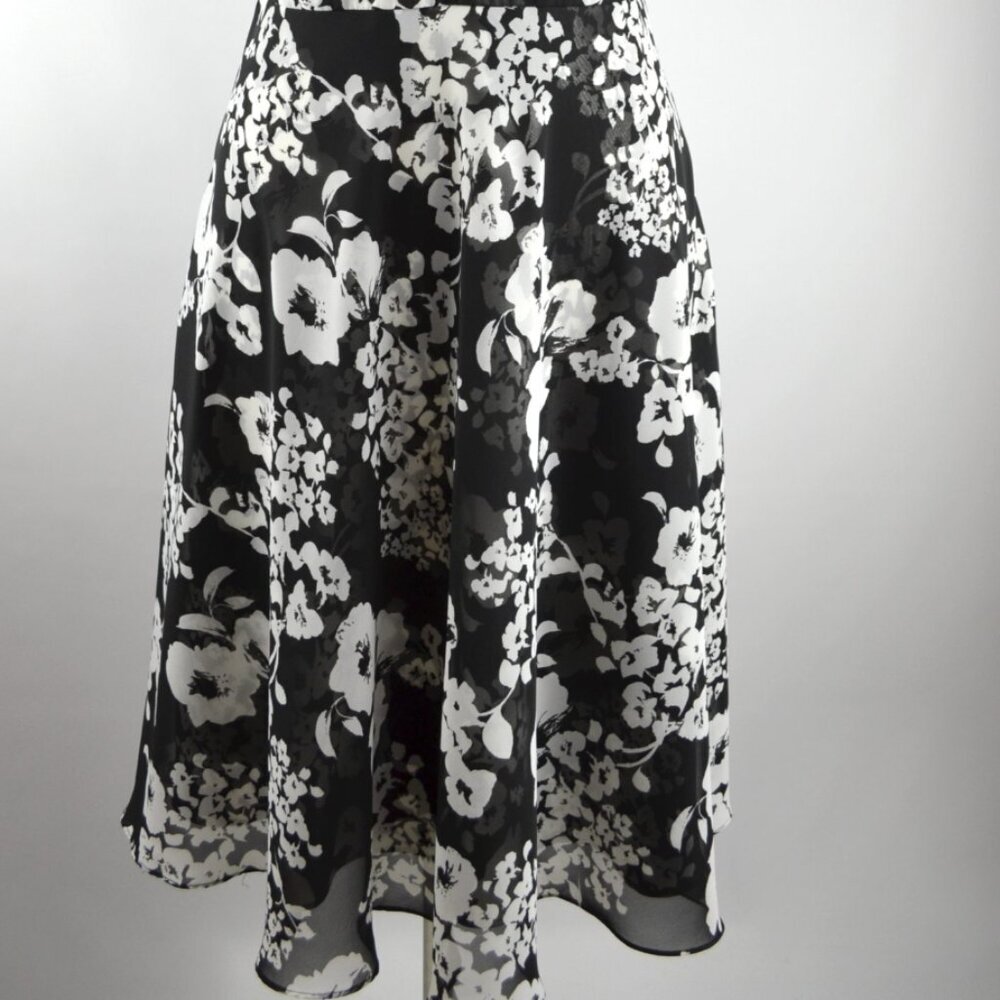 White House Black Market Flowy Floral Black and White Dress Size 2 - Picture 4 of 13